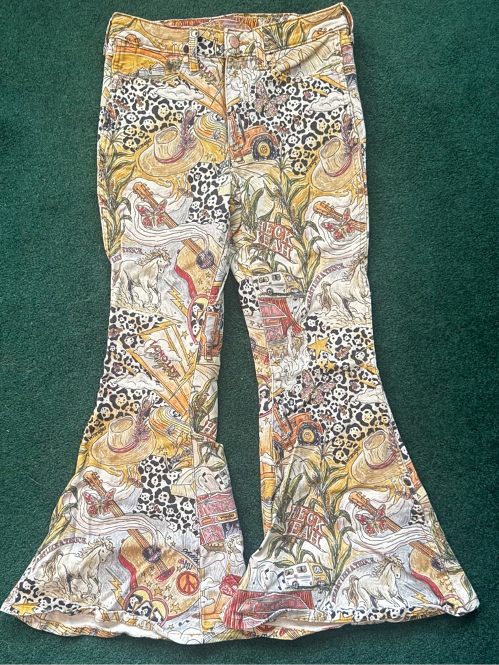 Wrangler x Lainey Wilson Multi-Print Flare Jeans - Picture 5 of 11